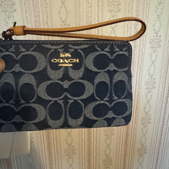 Coach Corner Zip Wristlet In Signature Denim - Picture 2 of 5